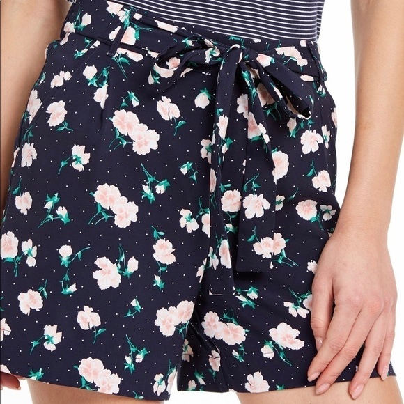 MAISON JULES FLORAL PRINT SHORTS - Picture 1 of 6